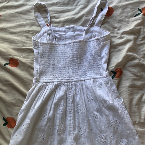 white hollister jumper🤍🤍 - Picture 2 of 3